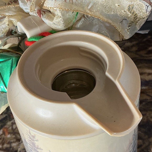 Festive Cardinal Coffee Pot with Bow - Picture 9 of 9